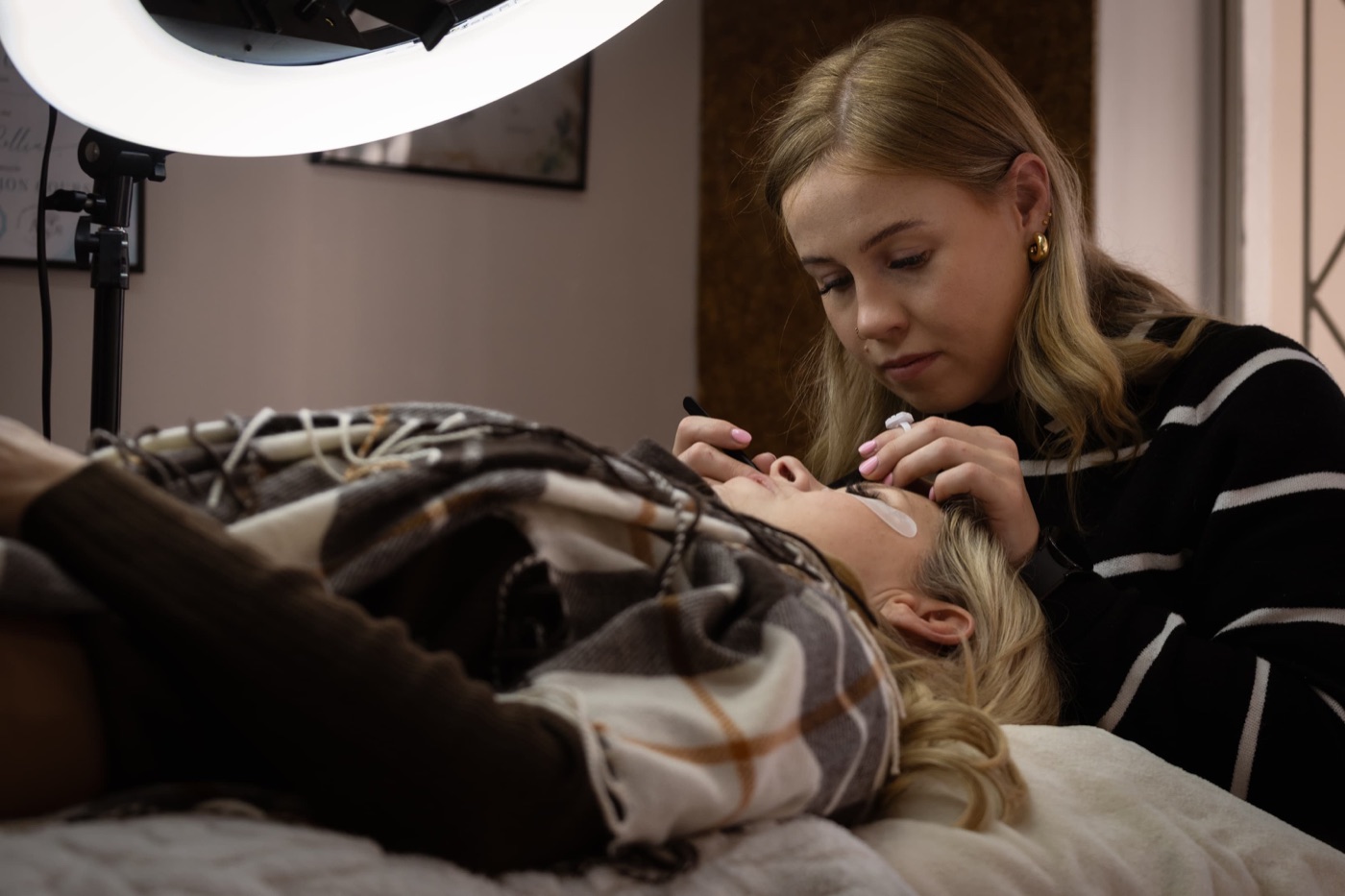 Studio lash application